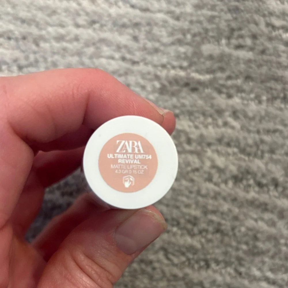 Zara White Refillable Matte Lipstick revival